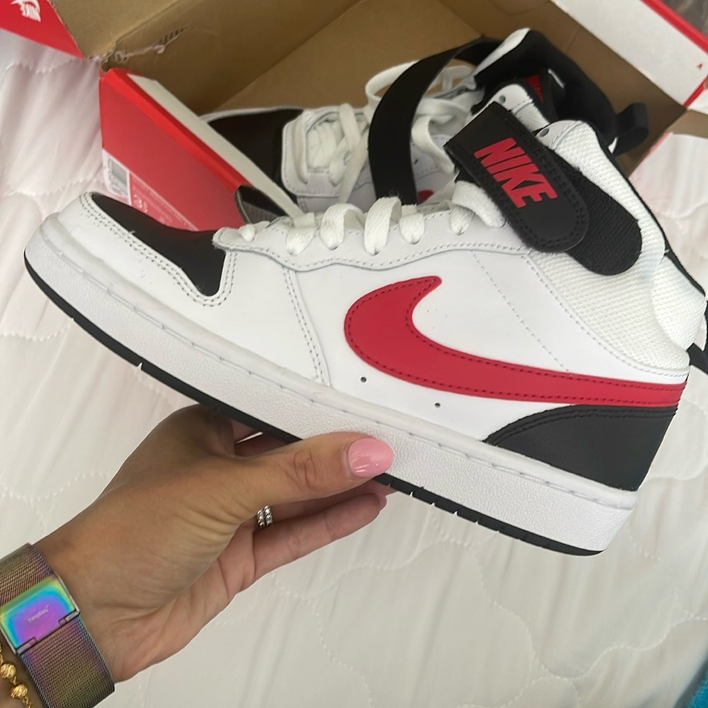 Nike Court Borough Mid 2 - brand new never worn